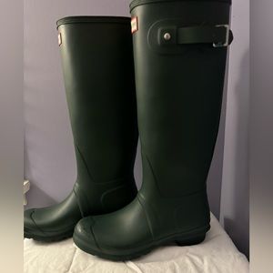 Hunter rain boots never been worn